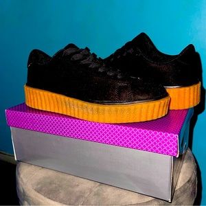 Brand New Sneakers 🖤